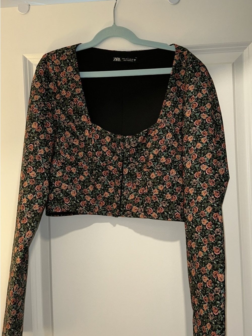 Zara Black Floral Scoop-Neck Cropped Top with Pink Roses
